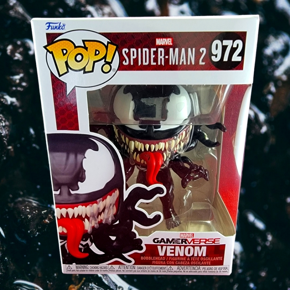 Venom spider-man 2 funko # 972 (nib) with pop protector